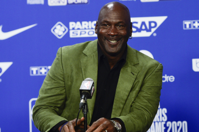 Michael Jordan sahip olduğu NBA kulübünün hisselerini devrediyor