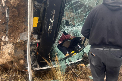 Van'da yolcu otobüsü devrildi: 27 kişi yaralandı