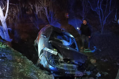 Amasya'da bir araç 5 metre yükseklikten düştü