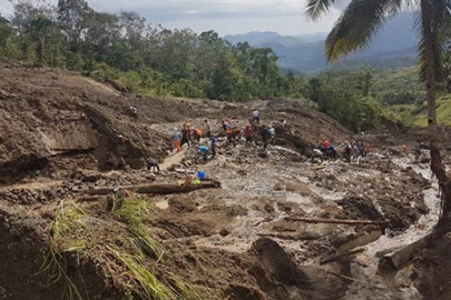 Nepal'de sel ve toprak kayması nedeniyle 66 kişi hayatını kaybetti