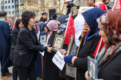 Hülya Koçyiğit, Diyarbakır annelerini ziyaret etti