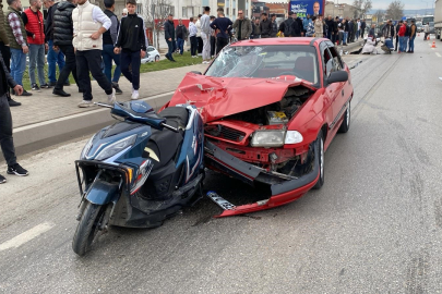 Bursa'da otomobil ve motosiklet çarpıştı!