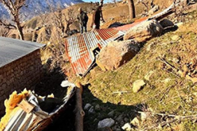 Hakkari'de fırtına hayatı olumsuz etkiledi