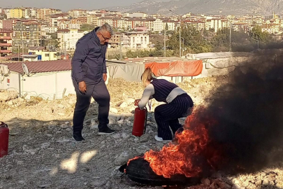 Hatay'da konteyner kentte yangın eğitimi