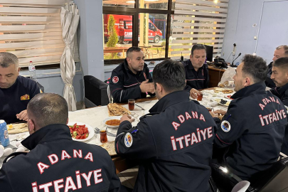 İtfaiye erleri görev başında sahur yaptı