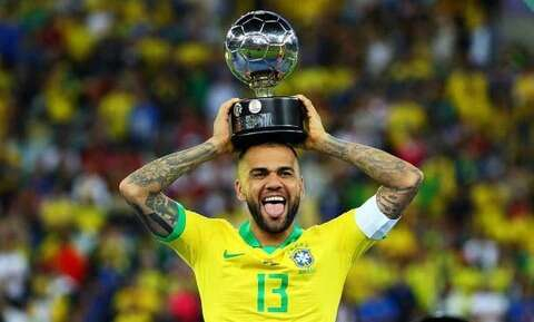 Dani Alves (43 Kupa)