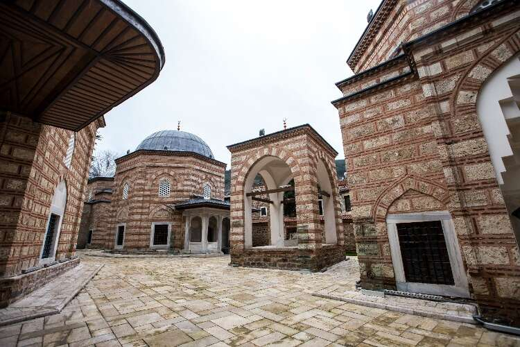 19- MURADİYE CAMİİ VE KÜLLİYESİ