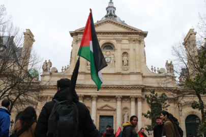 Paris'te öğrencilerden Filistin için dayanışma çağrısı