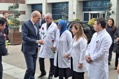 TBMM Başkanı Kurtulmuş'tan sağlık çalışanlarına Tıp Bayramı ziyareti