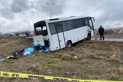 Kayseri'de cezaevi nakil aracı devrildi: 12 yaralı