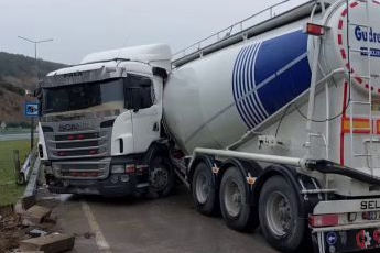 Tanker ve otomobil çarpıştı: 1 yaralı