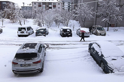 Bitlis'te okullara kar engeli: 1 gün tatil