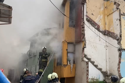 İstanbul'da yangın: 1 kişinin cesedine ulaşıldı