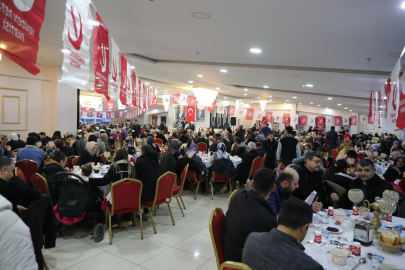 Yeniden Refah Partisi Bursa Gemlik'te iftar yemeği verdi