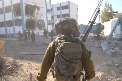 İsrail, Gazze'de yardım konvoyunu vurdu!