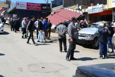 Kayseri'de kamyonun freni boşaldı: 10 araç zarar gördü