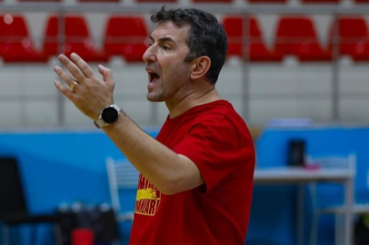 Göztepe Voleybolda köklü değişikliklere gidildi