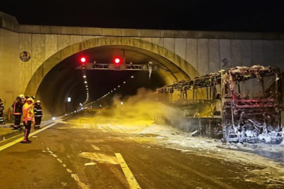 Bursa Orhangazi Tüneli'nde yolcu otobüsü yandı