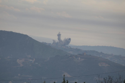 Hizbullah, İsrail askeri üssüne onlarca füze fırlattı