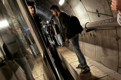 İstanbul metro hattında arıza: Yolcular tünelde yürüdü