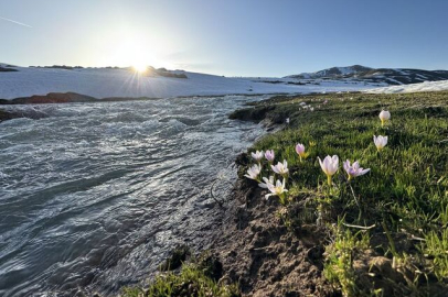 Bingöl'de aynı anda iki mevsimin güzelliği yaşanıyor