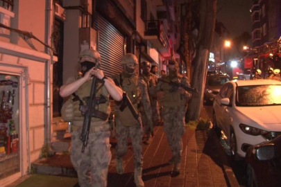 İstanbul'da korku dolu anlar: Komşusunun kapısını ateşe verdi