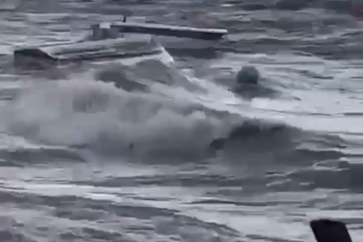 Bursa Gemlik'te fırtınada tekneler alabora oldu!
