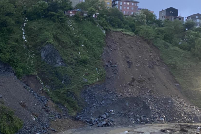 İstanbul'daki toprak kayması gün ağarınca görüntülendi
