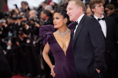 Salma Hayek'ten 15'inci evlilik yıl dönümü kutlaması