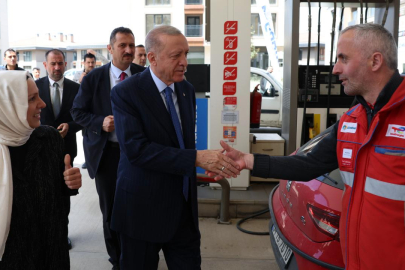 Cumhurbaşkanı Erdoğan'dan akaryakıt istasyonu çalışanlarına ziyaret