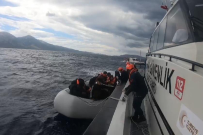 Aydın'da Türk karasularına geri itilen 15 düzensiz göçmen kurtarıldı