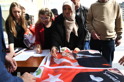 Bursa'da Osmangazi, Ata posterleri ile donatılıyor