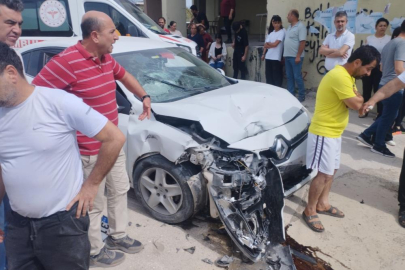 Hatay'da iki otomobil kazaya karıştı: 4 yaralı