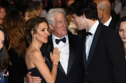 Richard Gere'a aile boyu Cannes desteği