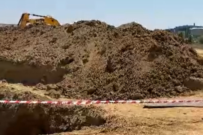 İstanbul'da bir inşaat alanında toprak kayması: 2 işçi toprak altında kaldı