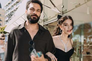 Serkan Çayoğlu'ndan eşi Özge Gürel'e Cannes sürprizi