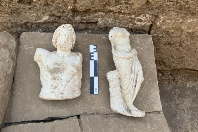 Aspendos'ta 2 bin yıllık Zeus ve Afrodit heykelleri bulundu