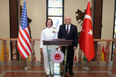 Bakan Güler, ABD Deniz Kuvvetleri Komutanı ile görüştü