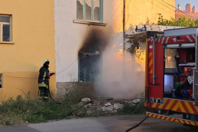 Ev sahibinin 'evi boşalt' demesine sinirlenip evi yaktı