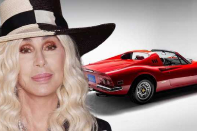 Cher'in spor otomobili açık artırmada satıldı