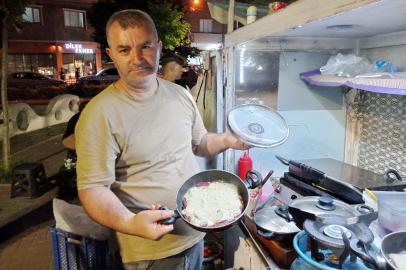 Bursa'da gece tostçusu yoğun ilgi görüyor