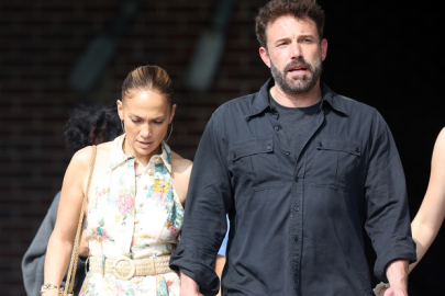 Jennifer Lopez eşi Ben Affleck'i ofisinde ziyaret etti