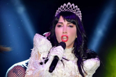 Şarkıcı Hande Yener hayranlarına 'Evlenmeyin' çağrısında bulundu