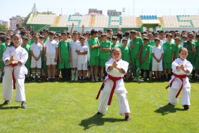 Bin 200 çocuk Sivas'ta sporla buluştu