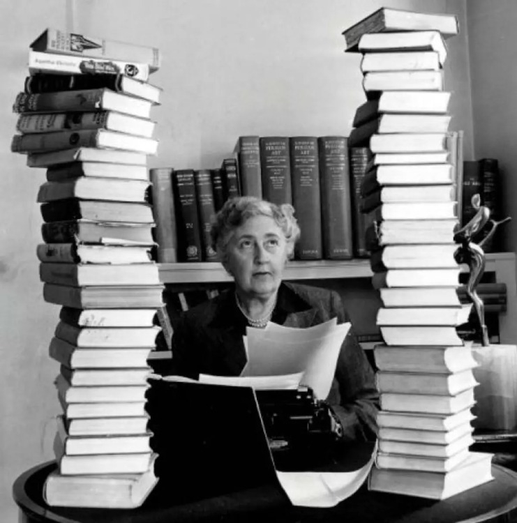 3. Hayatım-Agatha Christie