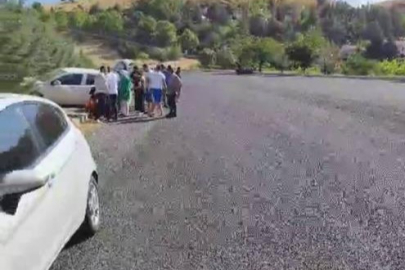 Elazığ'da yola dökülen mıcır kazaya yol açtı