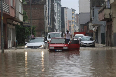 Fatsa'da şiddetli yağış su baskınlarına neden oldu