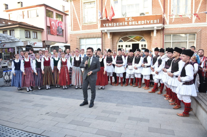 Letonyalı ve Makedon dansçılar Yenişehir'de sahne aldı