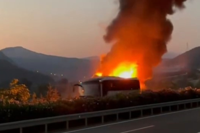 Bursa'da yolcu otobüsü alev alev yandı