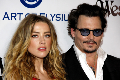 Johnny Depp 28 yaşındaki Rus model Yulia Vlasova ile aşk yaşıyor